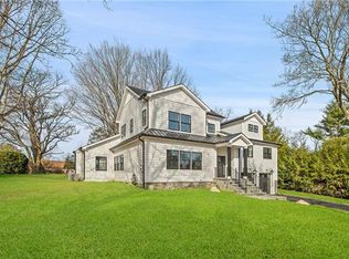 8 Old Orchard Rd, Pt Chester, NY 10573