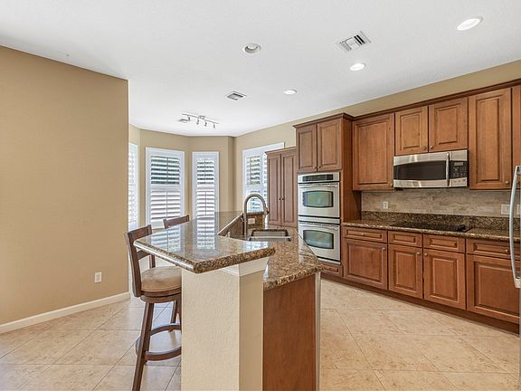 4th image of 3218 Sussex Way