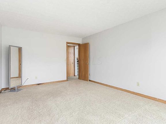 5th image of 3421 Parkbrook Dr