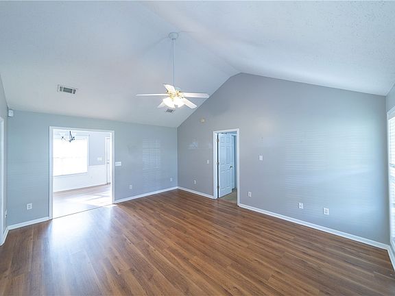 4th image of 121 Lee Road 2091