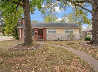 725 Huntwood Ln, Saint Louis, MO