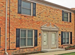 1723 Sessions Walk, Hoffman Estates, IL 60169
