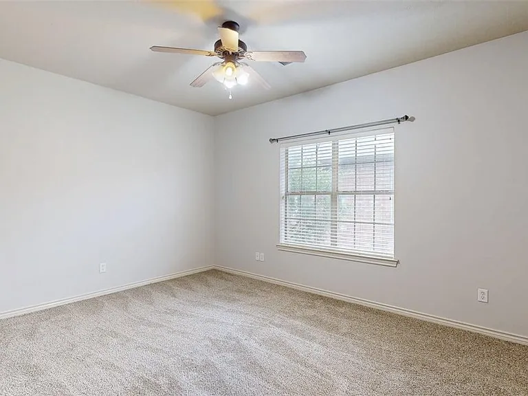 332 Forest Dr — Photo 24