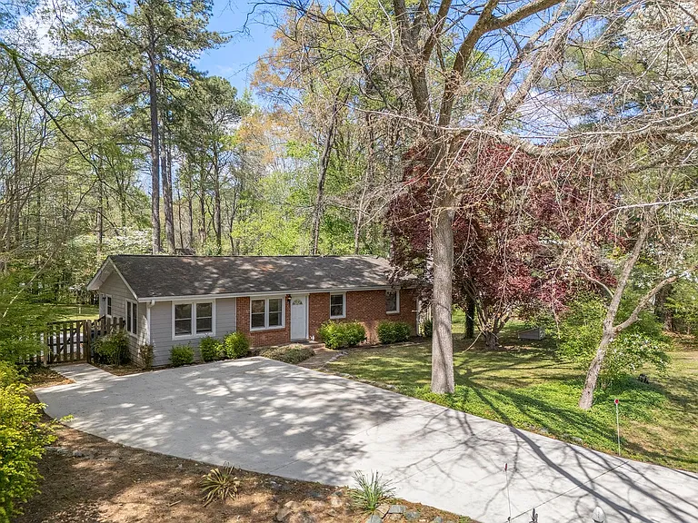 8907 Rollingwood Rd — Photo 23