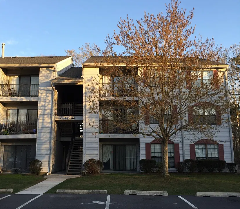 74 Colonial Ct
