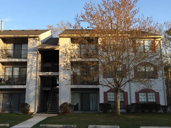74 Colonial Ct, Absecon, NJ 08205