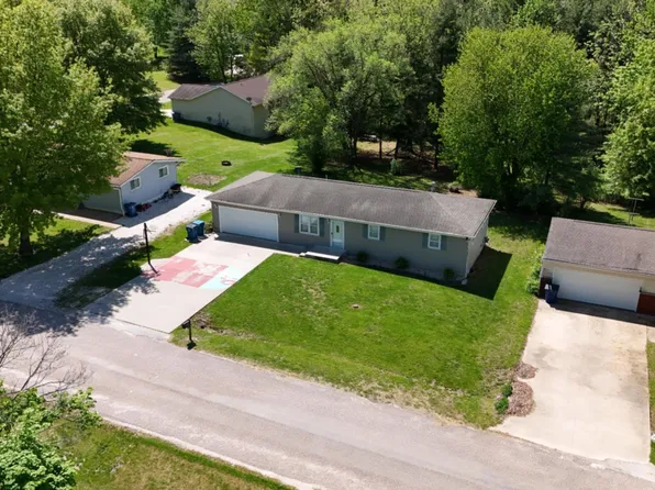 514 W Washington St, Mendon, IL 62351