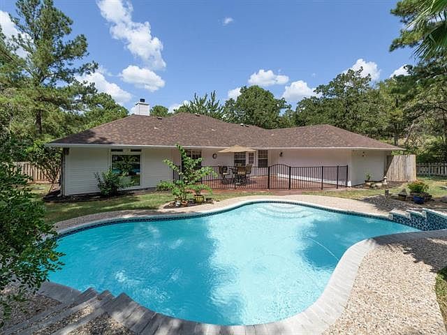 1st image of 115 Anahulu Ln