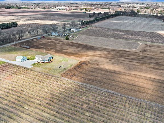 4th image of Vl S Bainbridge Center Rd