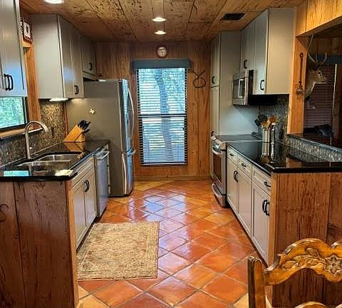 5th image of 215 70l Rd NW