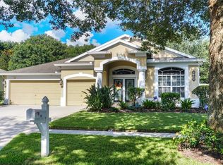 1901 Heartland Cir, Valrico, FL 33594