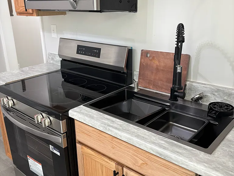 209 Gertrude St #1 — Photo 11