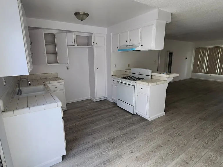 6034 Fry St — Photo 13
