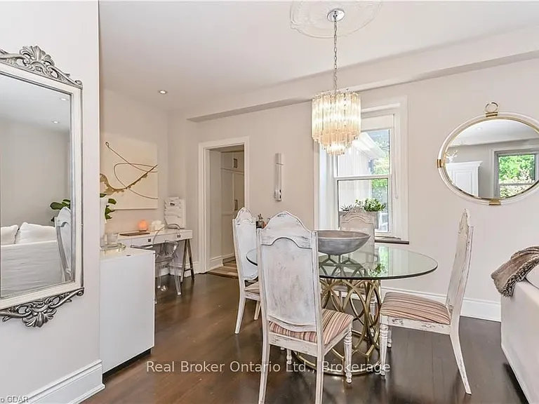 37 Meadowview Ave — Photo 8