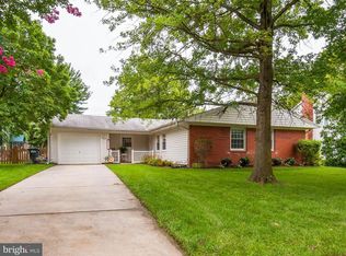 13127 Pennerview Ln, Fairfax, VA 22033