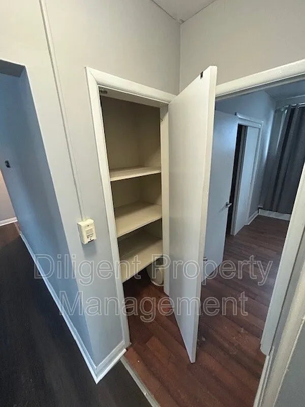 164 Westmount St — Photo 4