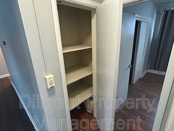 4th image of 164 Westmount St Unit 1