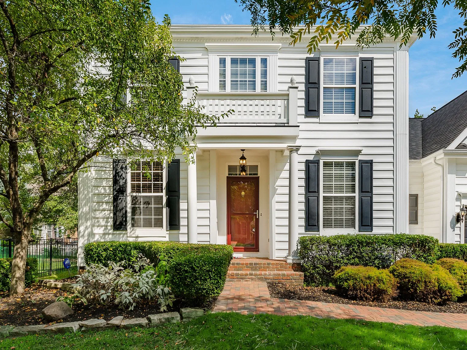 4 bed, 3.5 bath, 4104 sqft, $5,000 — Photo 1