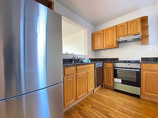 1st image of 246 Manhattan Ave #C2