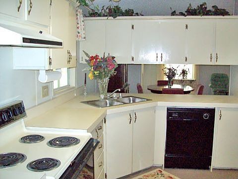 2nd image of 907 Lantania Pl