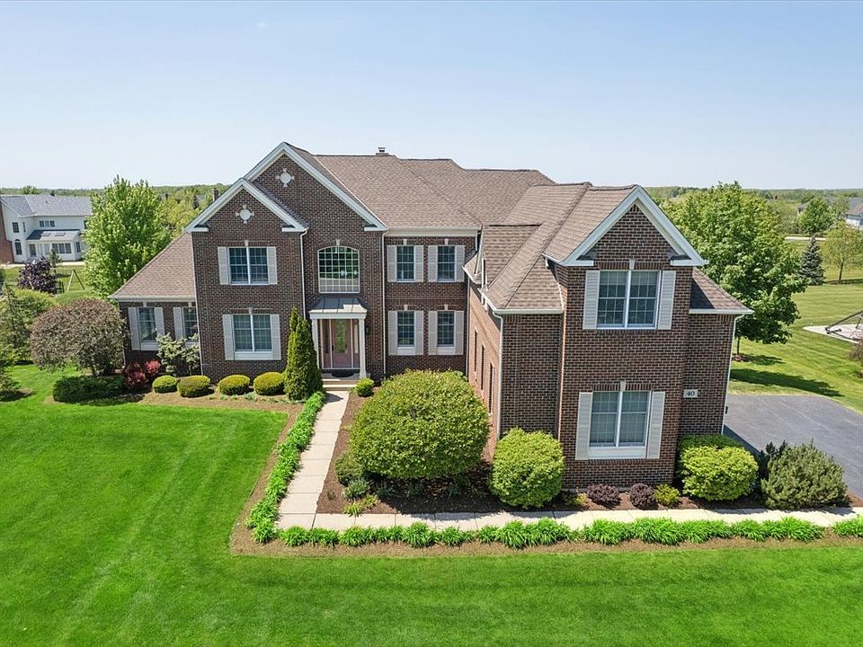 1st image of 40 Wood Oaks Dr
