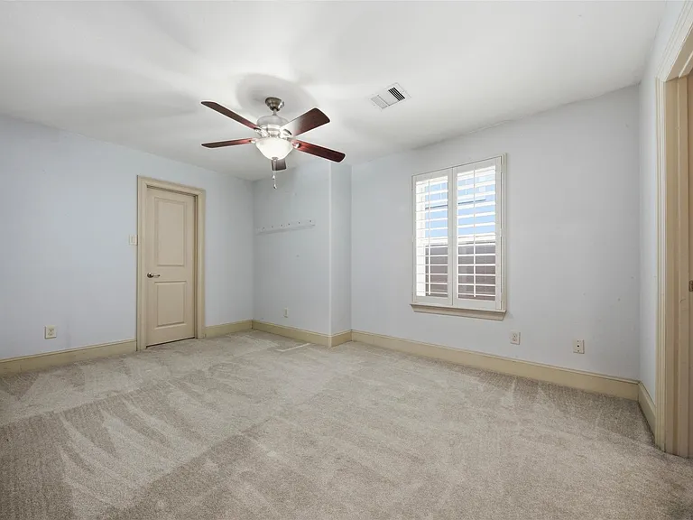 5929 Kansas St — Photo 20