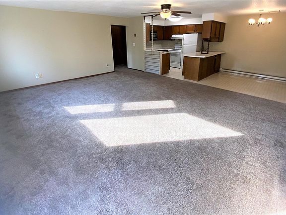 2nd image of 425 Nesbitt Dr