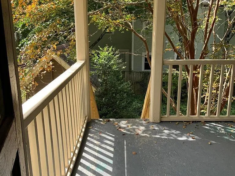 220 E Vermont Ave — Photo 9