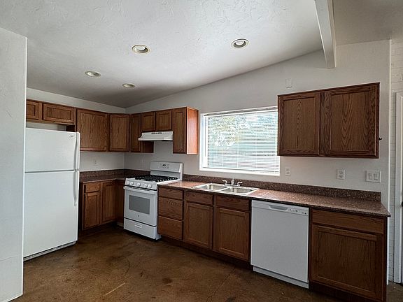 5th image of 118 N Campbell Ave