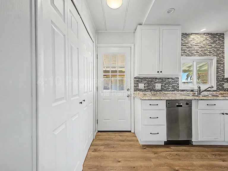 462 S 80th Pl — Photo 14