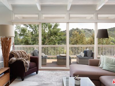 15075 Rayneta Dr, Sherman Oaks, CA, 91403