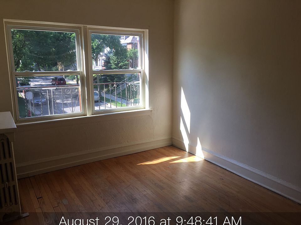 2nd image of 3030 W Pierce St