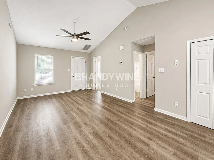 1735 Thriftwood Dr — Photo 6