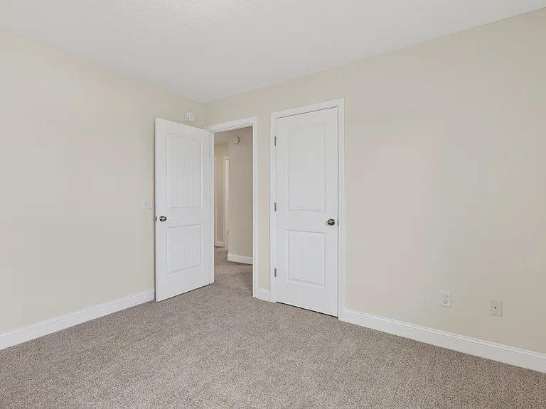 100 Centennial Ct — Photo 9