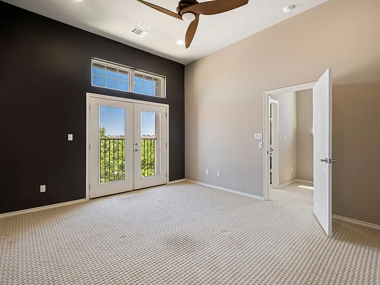 2105 Town Centre Dr #5 — Photo 16