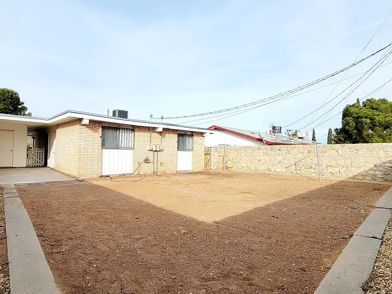 2310 Cumbre Negra St — Photo 13