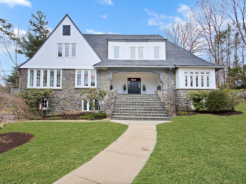 1st image of 129 Hickory Grove Dr E