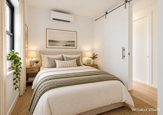 Bedroom, photo 2