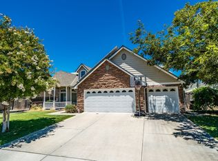 1540 W Bella Oaks Way, Hanford, CA 93230