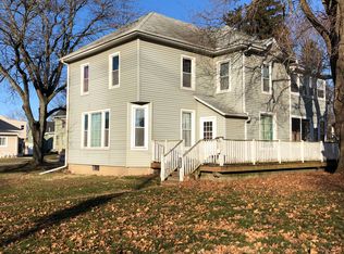 1027 Lincoln Ave, Rochelle, IL 61068