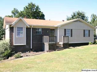 728 Twin Ridge Dr, Gardendale, AL 35071