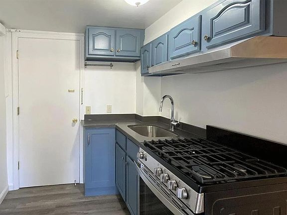 3rd image of 447 16th Ave #C