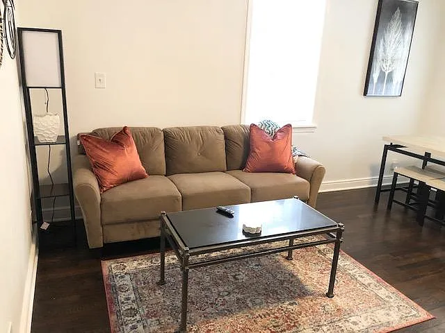 2 bed, 768 sqft, $2,100 — Photo 3