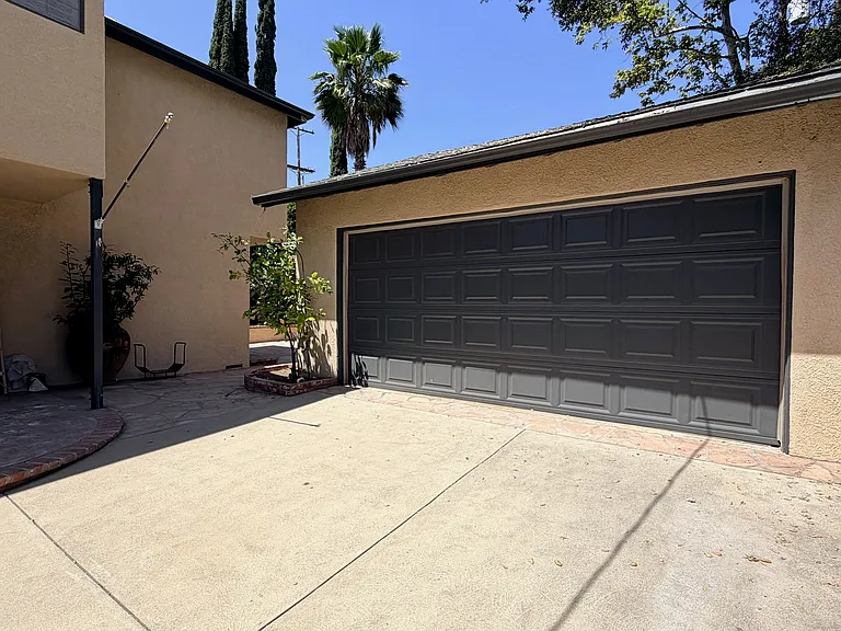 3247 Mills Ave — Photo 29