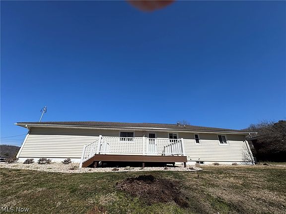 3rd image of 404 S Bradfield Dr