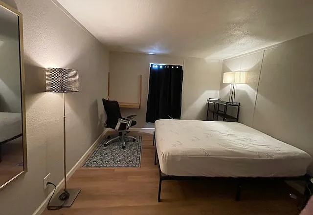 Black room, West bedroom (10'x15')