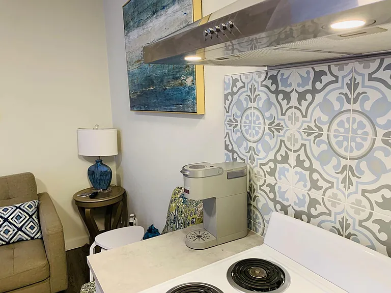 2400 Washington St #2 — Photo 8