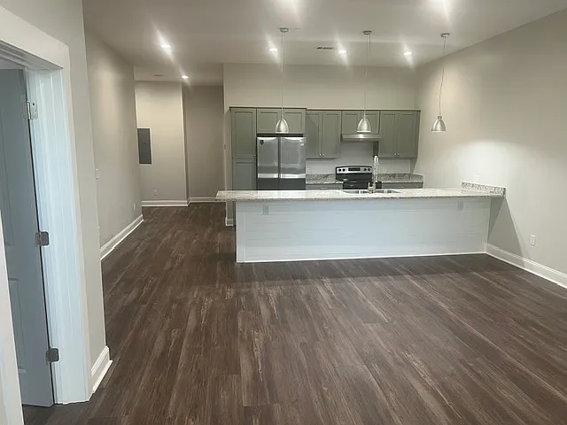 1 bed, 1000 sqft, $1,395 — Photo 1