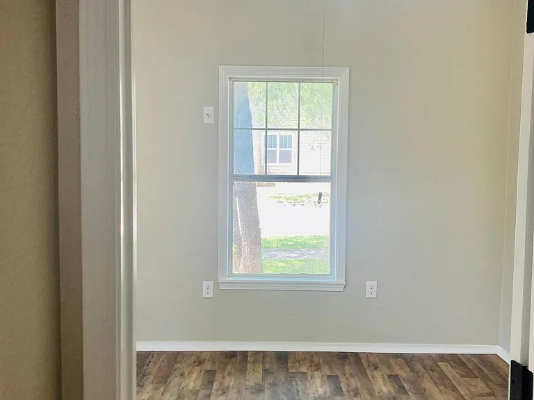 916 NW Dearborn Ave — Photo 22