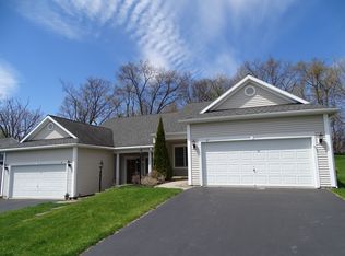 67 Rockrose Dr, East Greenbush, NY 12061